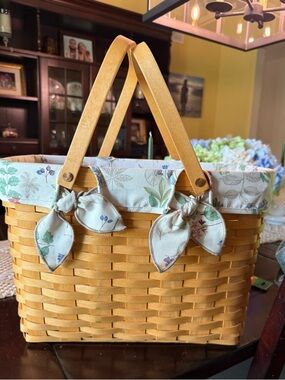 Longaberger Magazine Basket